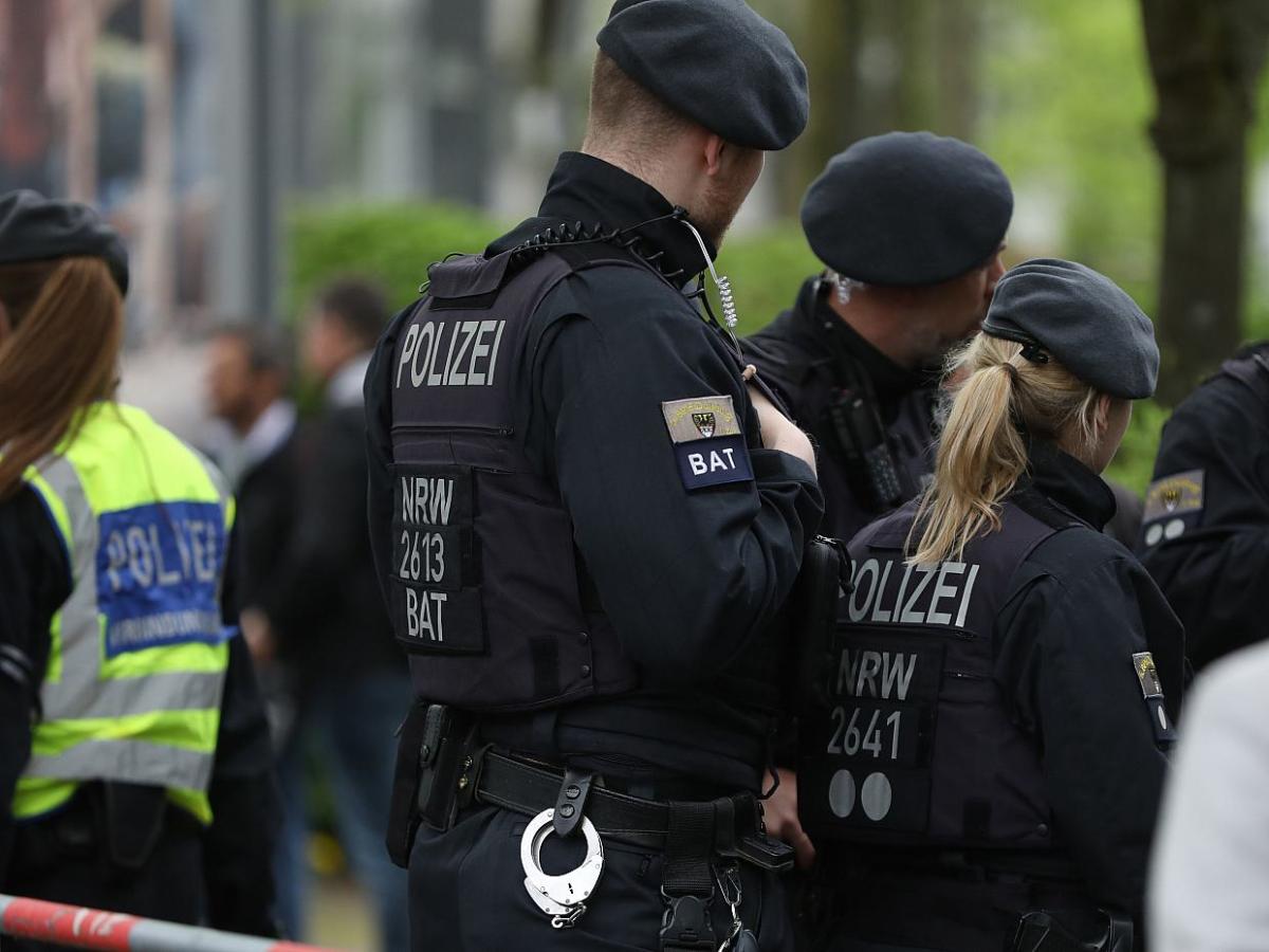 Verfassungsschützer skeptisch bei mehr Polizeischutz für Politiker - bei Kurznachrichten Plus