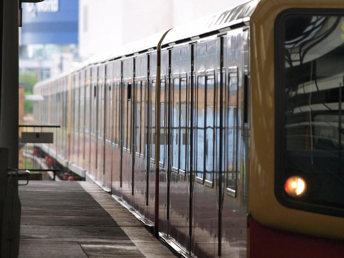 Verkehrsminister warnen vor Preiserhöhung bei Deutschlandticket - bei Kurznachrichten Plus