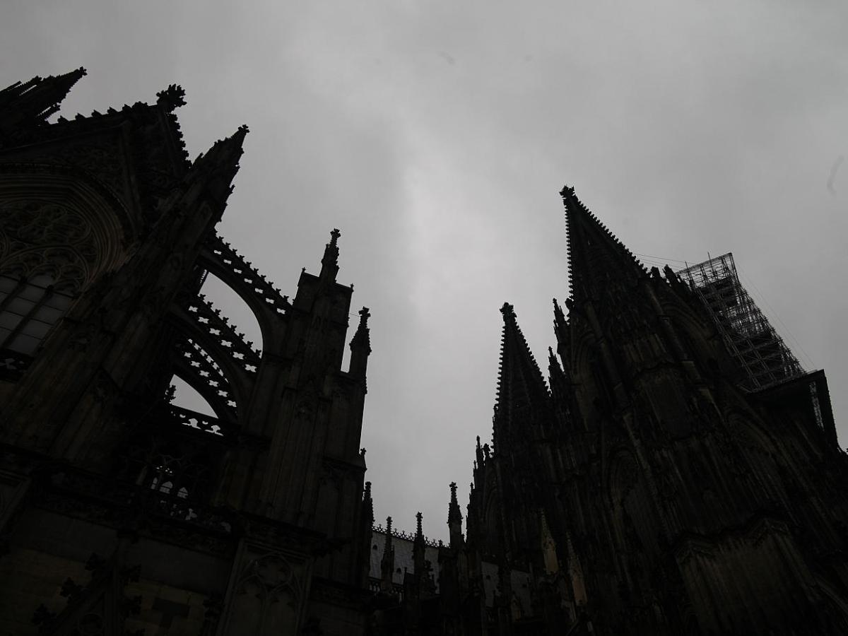 Wetterdienst warnt vor Starkregen und schwerem Gewitter in Köln - bei Kurznachrichten Plus